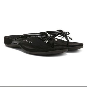 NWOB VIONIC BELLA TOE POST SANDAL size 10